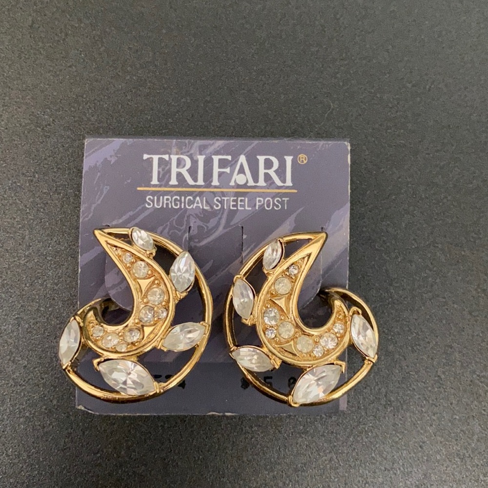 Vintage Trifari gold and rhinestone earrings